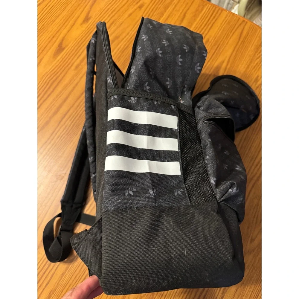 adidas originals trefoil
